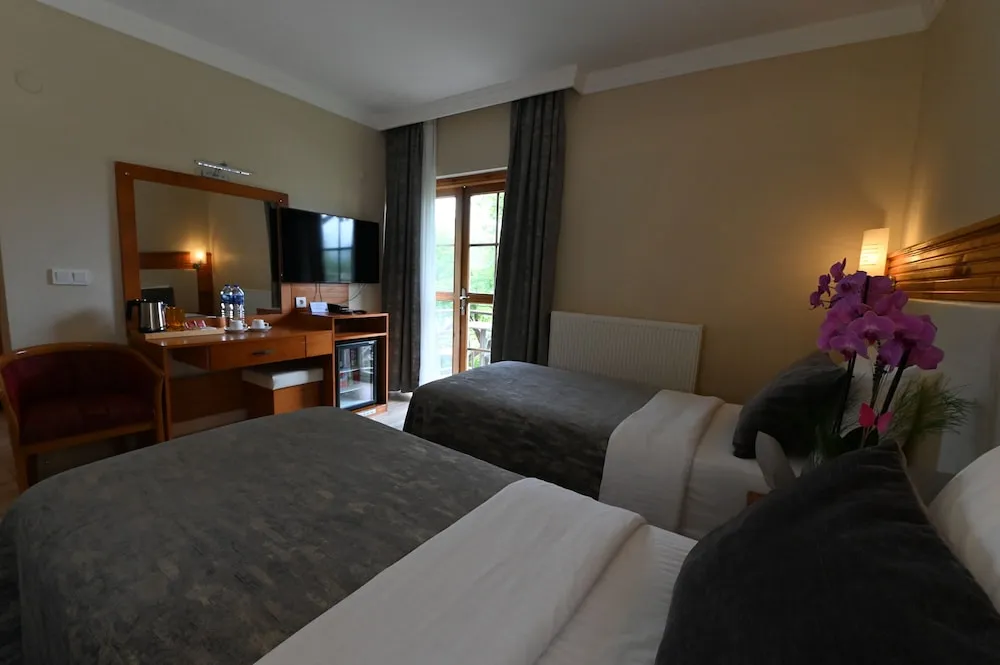 Club Garden Room