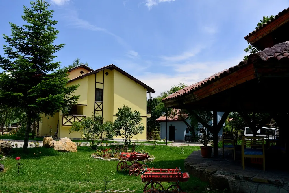 Club Garden Room
