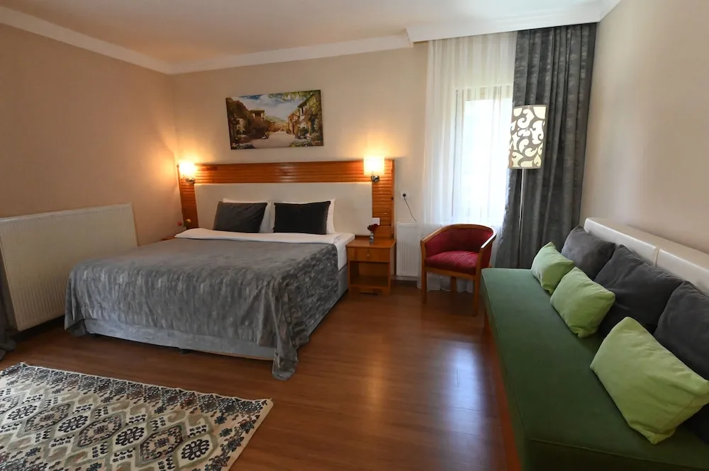 Club Garden Room