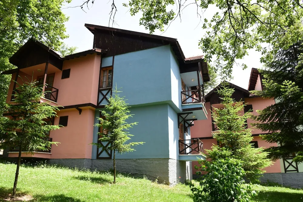Club Garden Room