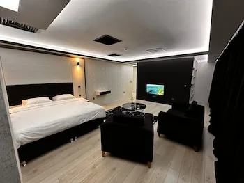 KT Home Hotel & Apartments