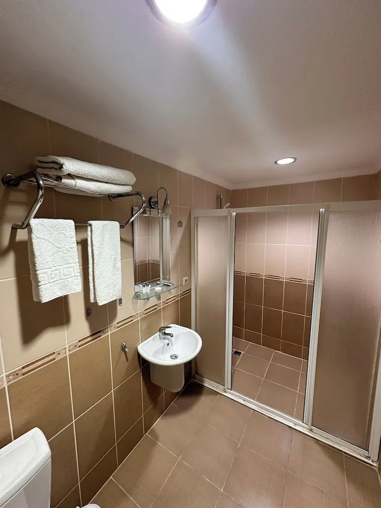 Comfort Tek Büyük Yataklı Oda