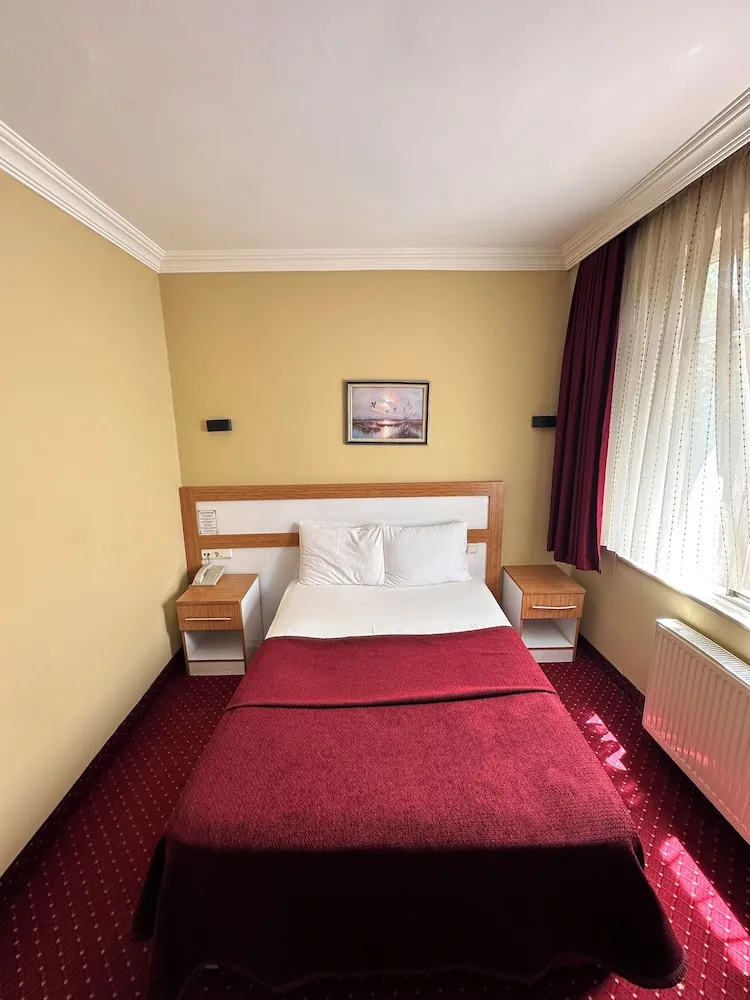 Comfort Tek Büyük Yataklı Oda