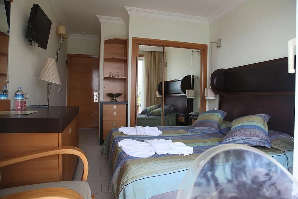 Deluxe Tek Büyük veya İki Ayrı Yataklı Oda, Deniz Manzaralı