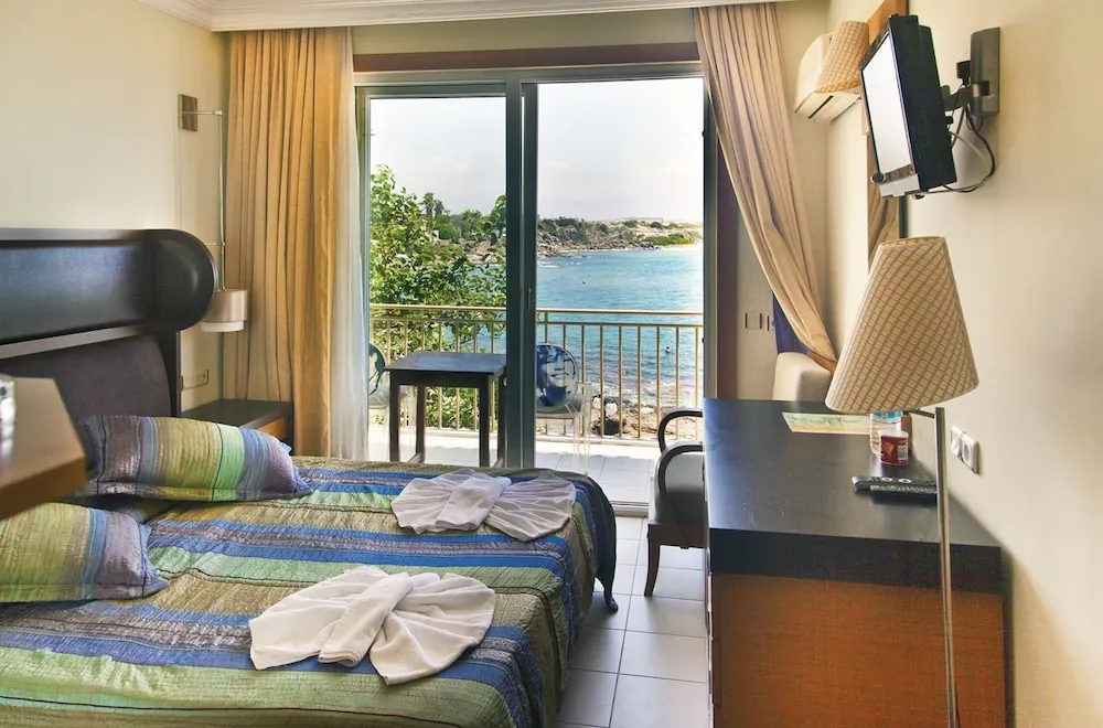 Deluxe Tek Büyük veya İki Ayrı Yataklı Oda, Deniz Manzaralı