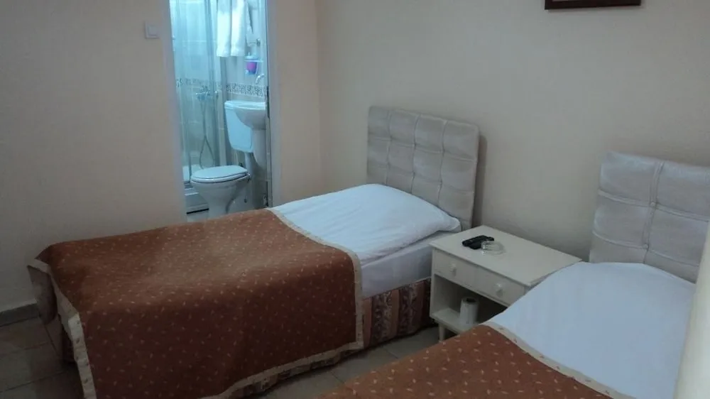 Standard Tek Büyük veya İki Ayrı Yataklı Oda