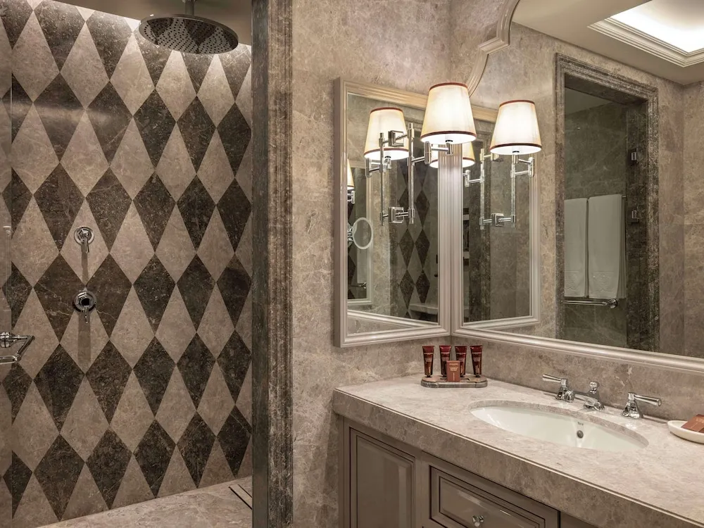 Grand Deluxe Ciragan Bosphorus View Twin Room