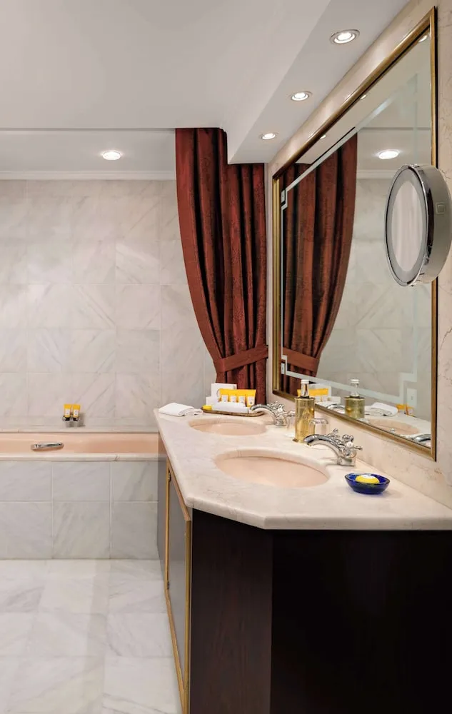 Valide Sultan Suite