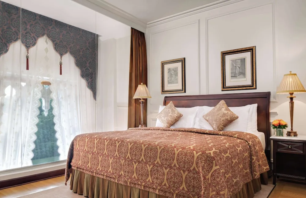 Valide Sultan Suite