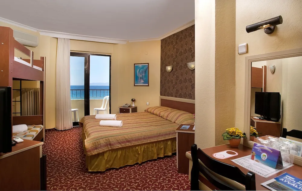 Triple Room Sea View