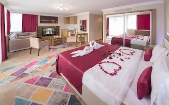 GRAND ZENTRUM HOTEL CAFE RESTAURANT - Taksim Square