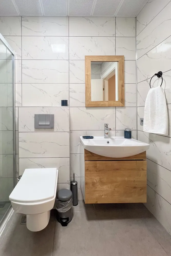 Basic Apart Daire, Bahçe Manzaralı