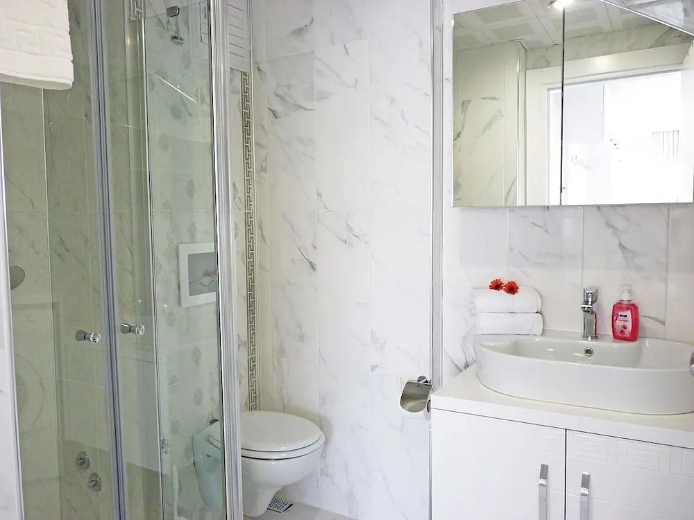 Apart Daire, 2 Yatak Odası, Zemin Kat (B-2)