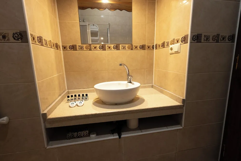 Economy Tek Büyük Yataklı Oda