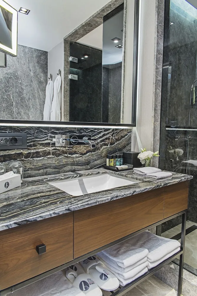 Standard Tek Büyük veya İki Ayrı Yataklı Oda