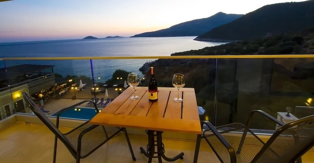 Exclusive Oda, Havuz Kullanımı, Denize Bakan