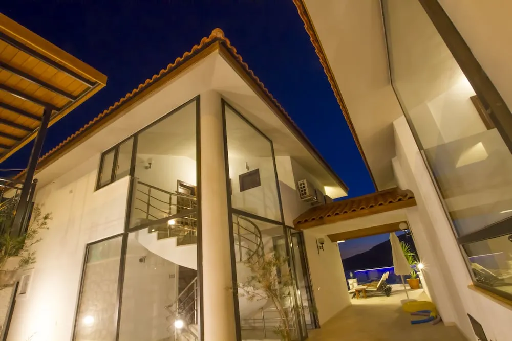 Exclusive Oda, Havuz Kullanımı, Denize Bakan