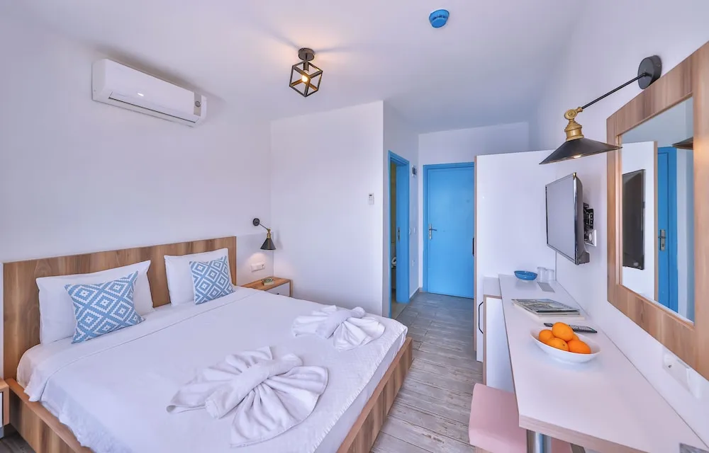 Tek Büyük Yataklı Oda, Balkon, Deniz Manzaralı