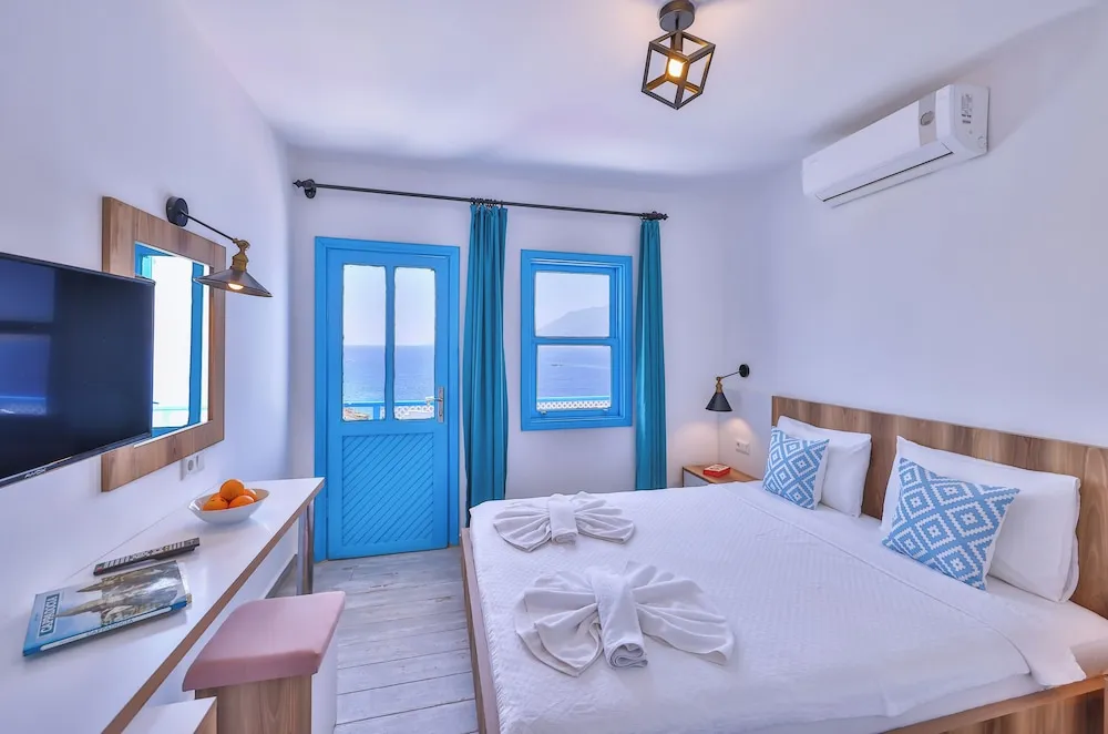Tek Büyük Yataklı Oda, Balkon, Deniz Manzaralı