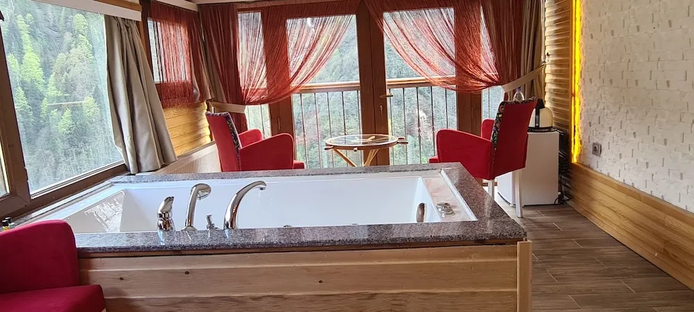 Honeymoon Süit, 1 Çift Kişilik Yatak, Sıcak Su Küveti, Vadi Manzaralı