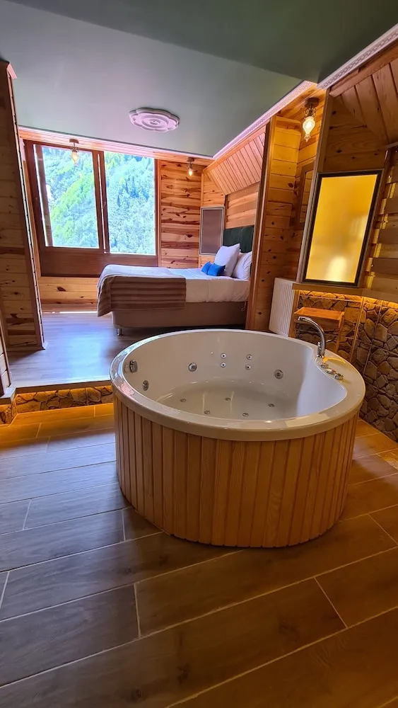 Luxury Stüdyo Süit, 1 Yatak Odası, Sıcak Su Küveti, Dağ Manzaralı