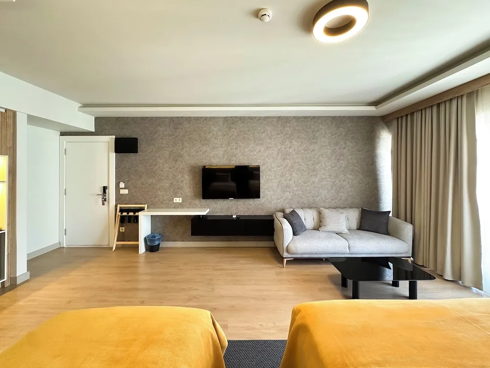 Grand Deluxe Triple Room