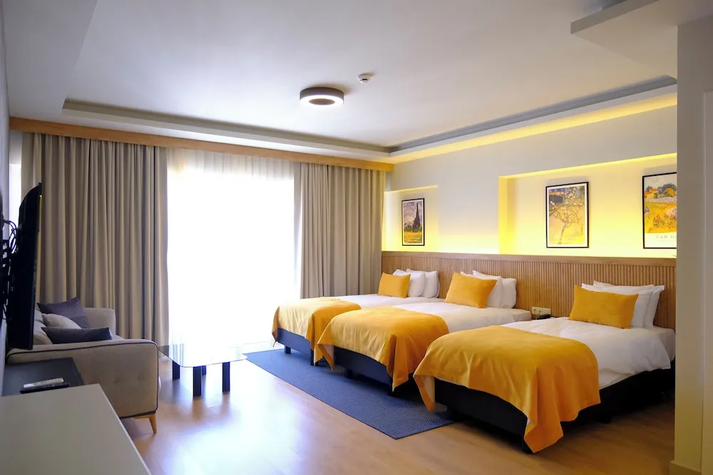 Grand Deluxe Triple Room