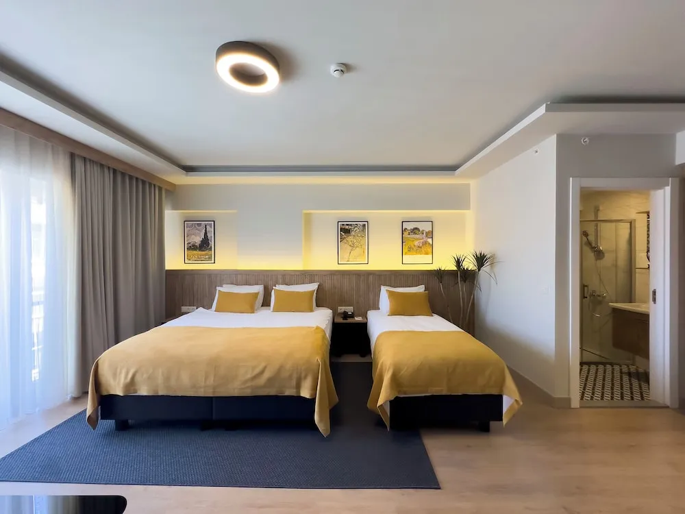 Grand Deluxe Triple Room
