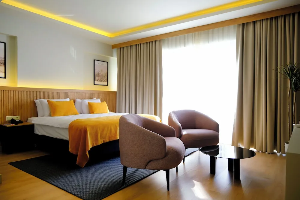 Grand Deluxe Room