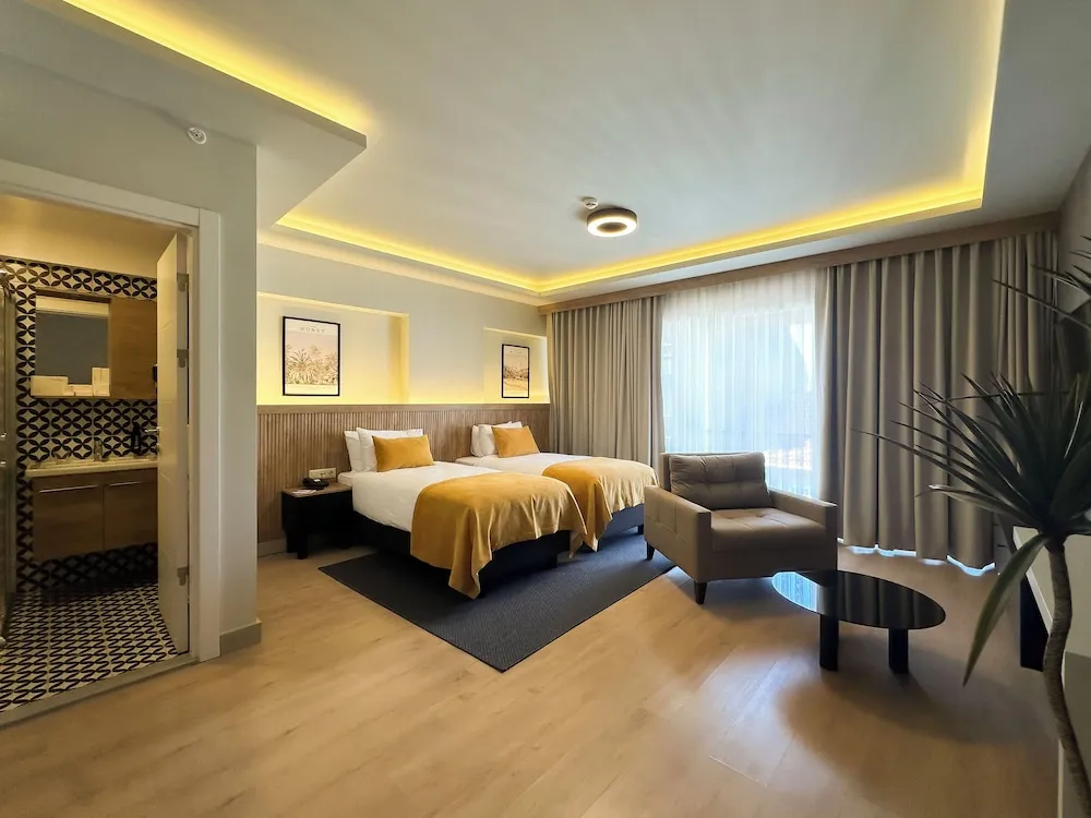 Grand Deluxe Room