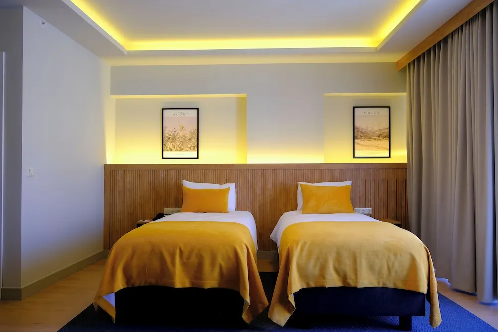 Grand Deluxe Room