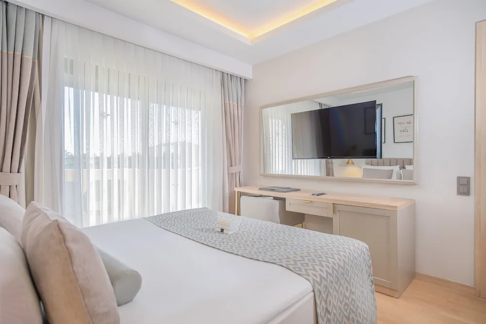 Suite Room Land View