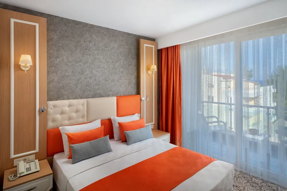 Comfort Tek Büyük Yataklı Oda