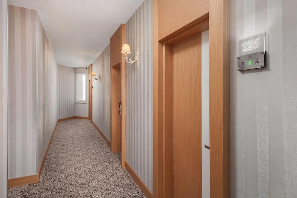 Comfort Tek Büyük Yataklı Oda