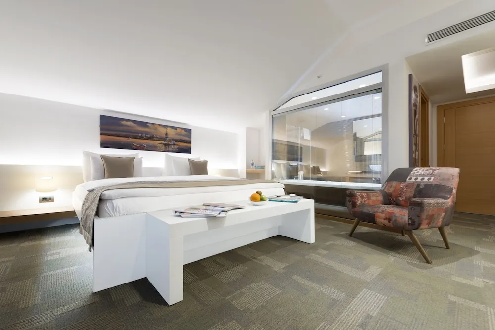 Business Süit, 1 En Büyük (King) Boy Yatak, Balkon, Tepe Manzaralı