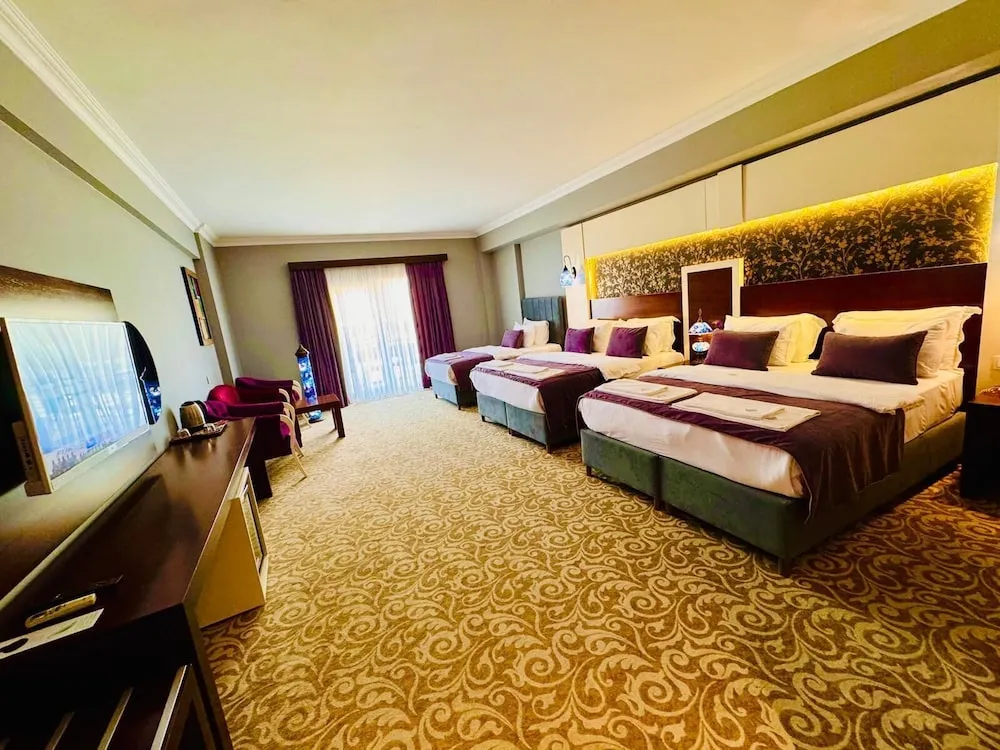 Deluxe Family Room