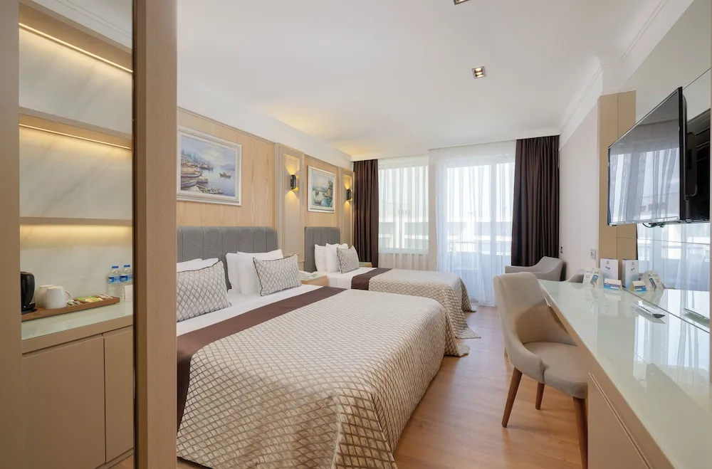 Standard Double Room, Side Sea View