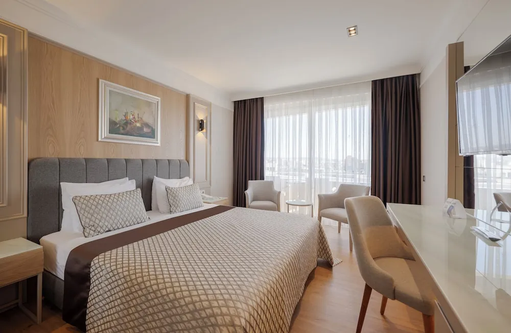 Standard Double Room, Side Sea View