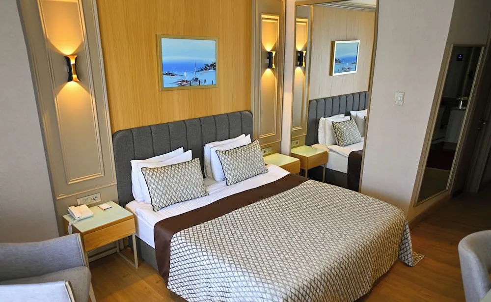 Economy Room