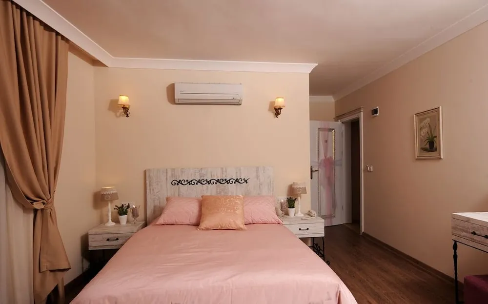 Standard Büyük Yataklı Tek Kişilik Oda