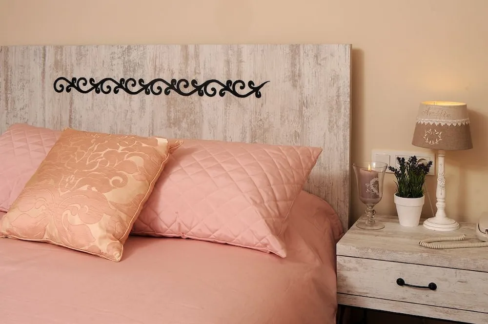 Standard Büyük Yataklı Tek Kişilik Oda