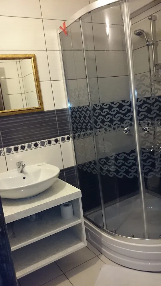 Business Dört Kişilik Oda, 1 Yatak Odası, Bahçe Manzaralı