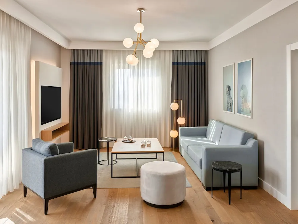 Grand Designer Suite 2 Adult + 2 Children