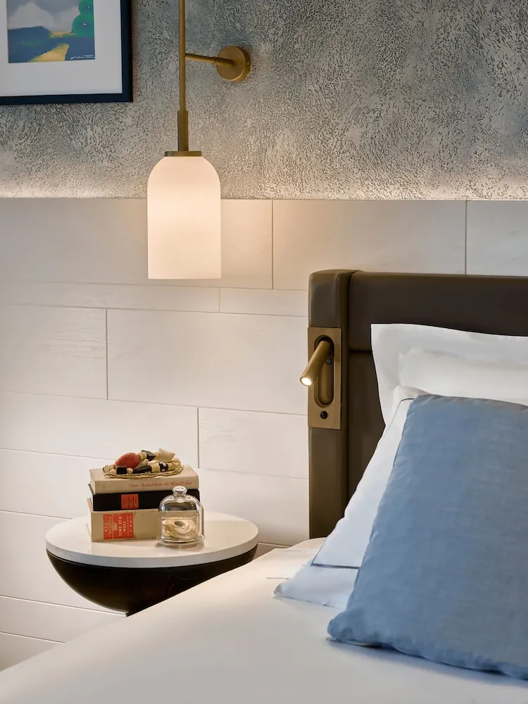 Deluxe Tek Büyük veya İki Ayrı Yataklı Oda, Kısmi Deniz Manzaralı