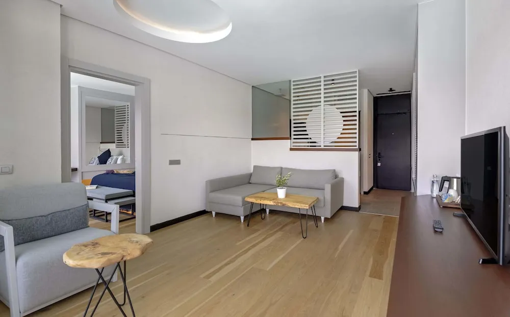 Deluxe King Room with Sea View