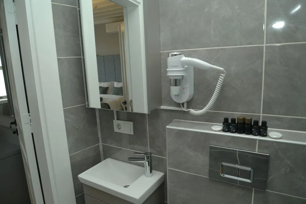 Standard Tek Büyük Yataklı Oda