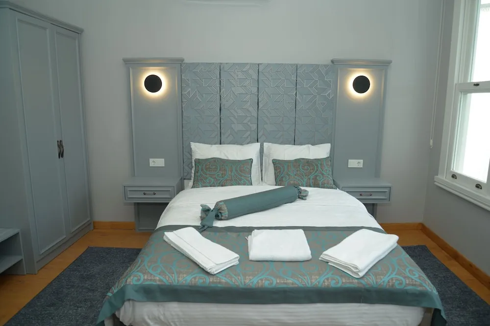 Standard Tek Büyük Yataklı Oda