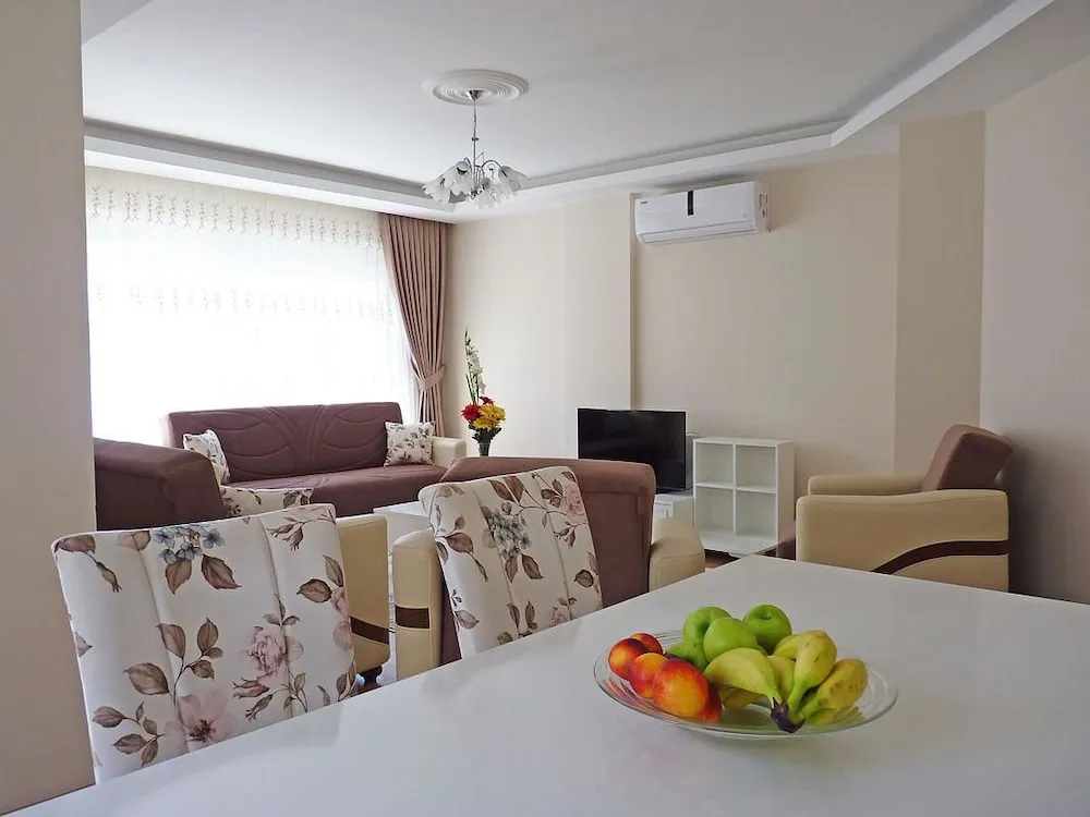 Apart Daire, 3 Yatak Odası, Havuz Manzaralı