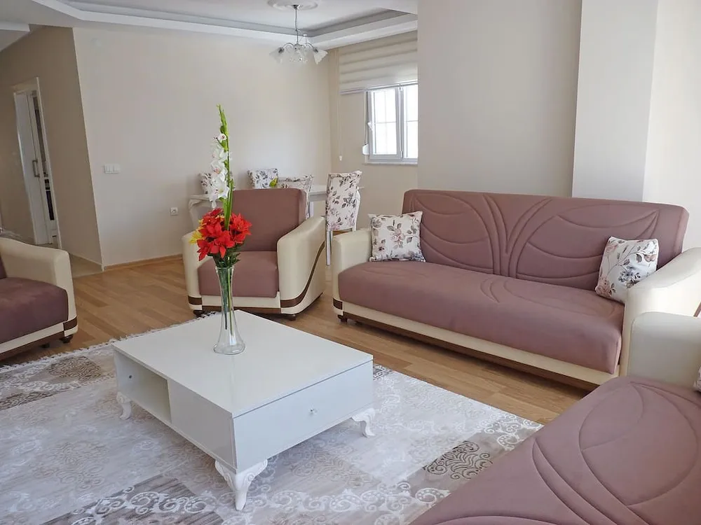 Apart Daire, 3 Yatak Odası, Havuz Manzaralı