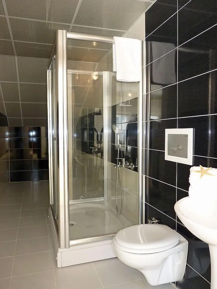 Apart Daire, 3 Yatak Odası, Havuz Manzaralı